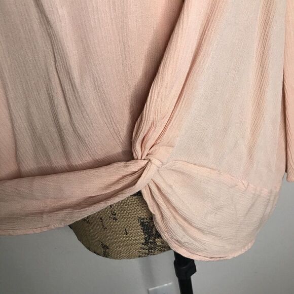 Band Of Gypsies Twist-front Top Peach Womens Size 2X Plus Lightweight Viscose - Picture 3 of 8